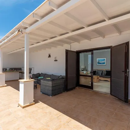 Michelle - Lh114 By Now Ltd Villa Playa Blanca