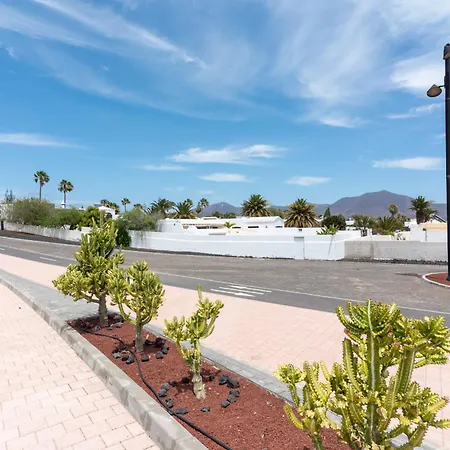 Michelle - Lh114 By Now Ltd * بلايا بلانكا