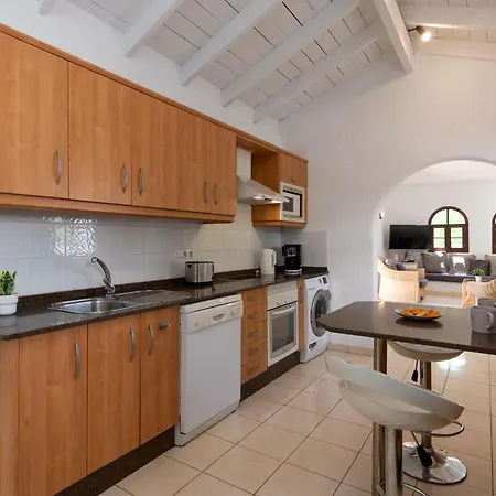 Michelle - Lh114 By Now Ltd فيلة