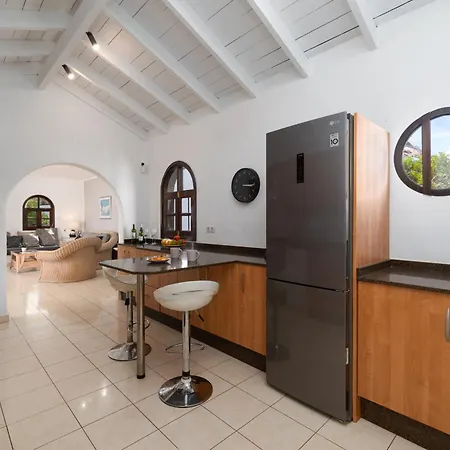 Michelle - Lh114 By Now Ltd فيلة