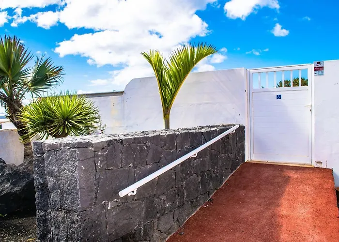 Michelle - Lh114 By Now Ltd * Playa Blanca