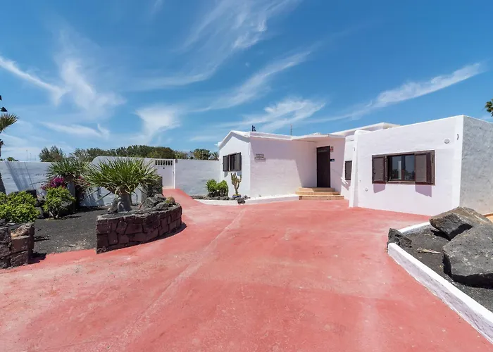 Michelle - Lh114 By Now Ltd Villa Playa Blanca