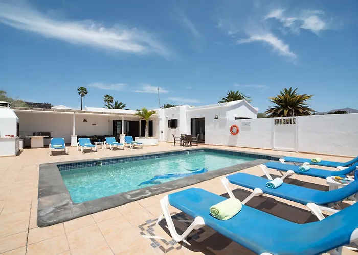 Michelle - Lh114 By Now Ltd * Playa Blanca