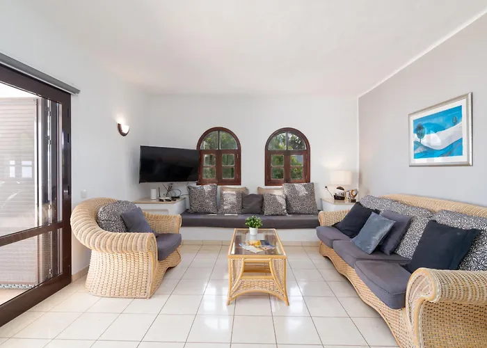 Michelle - Lh114 By Now Ltd Villa