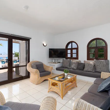 Βίλα Michelle - Lh114 By Now Ltd *